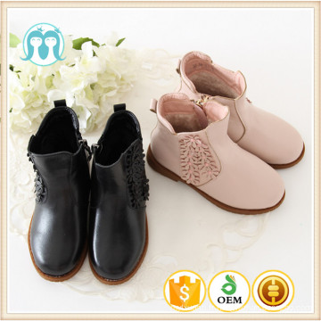 Fabricant pas cher enfants pvc enfants botte d&#39;hiver avec bonbons et bottes d&#39;automne / chaussures de couleur noire